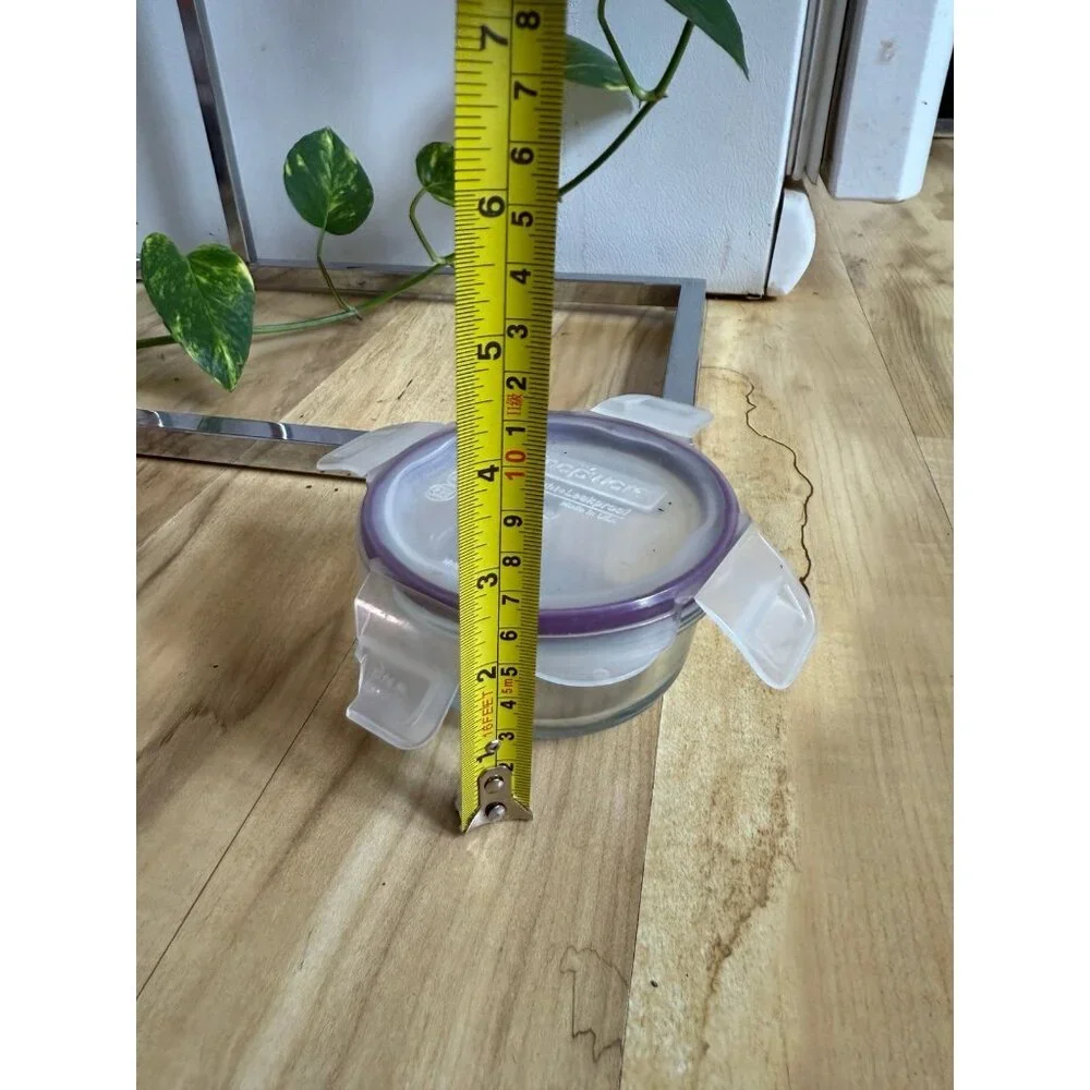 Snapware purple plastic lid with glass ware